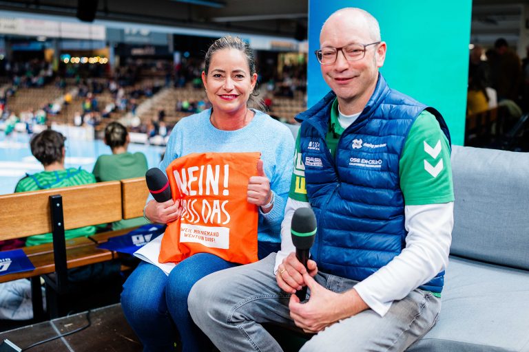 Mehr über den Artikel erfahren Wir von Nein, lass das! e. V. beim Bundesliga Handball Derby Frischauf Göppingen gegen die Rhein-Neckar Löwen