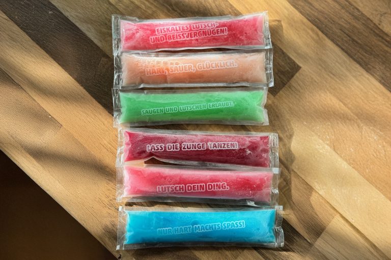 Mehr über den Artikel erfahren PRESSEMITTEILUNG: Kinderschutzorganisation kritisiert sexistische Sprüche auf Wassereis der Firma Hitschler